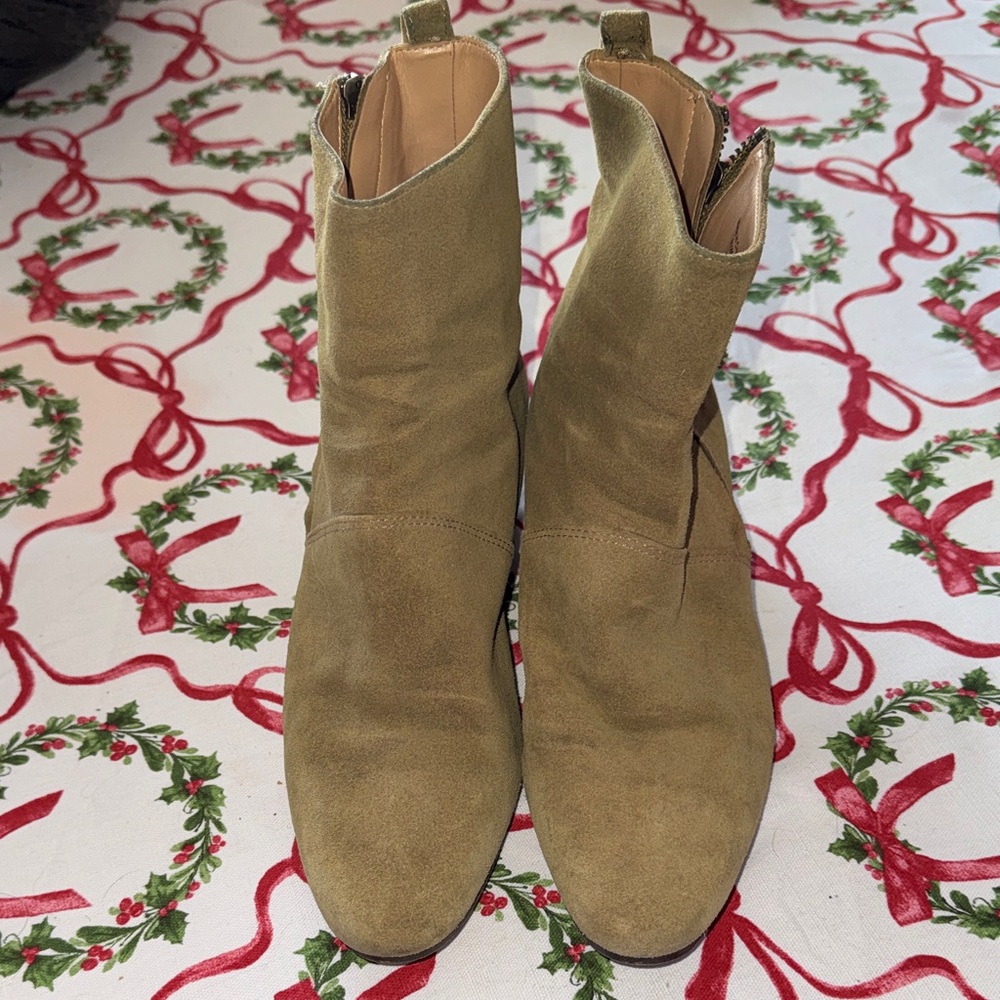 Banana Republic Boots Womens 8.5 M Lydia Green Suede Heeled Side Zip Tasseled
